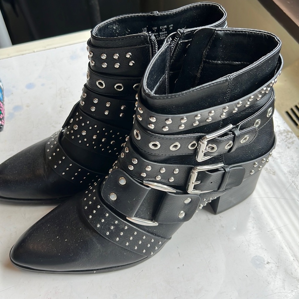 Boots wore once